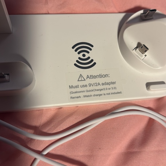 Charging dock - Picture 2 of 3